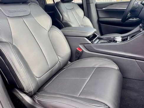 New 2025 Jeep Grand Cherokee Overland w/ Adv Protech Group III image 14