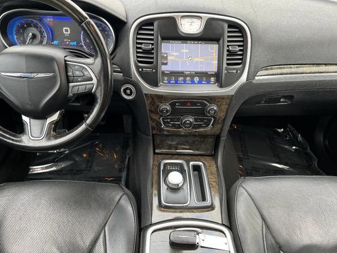 Used 2015 Chrysler 300 C image 31