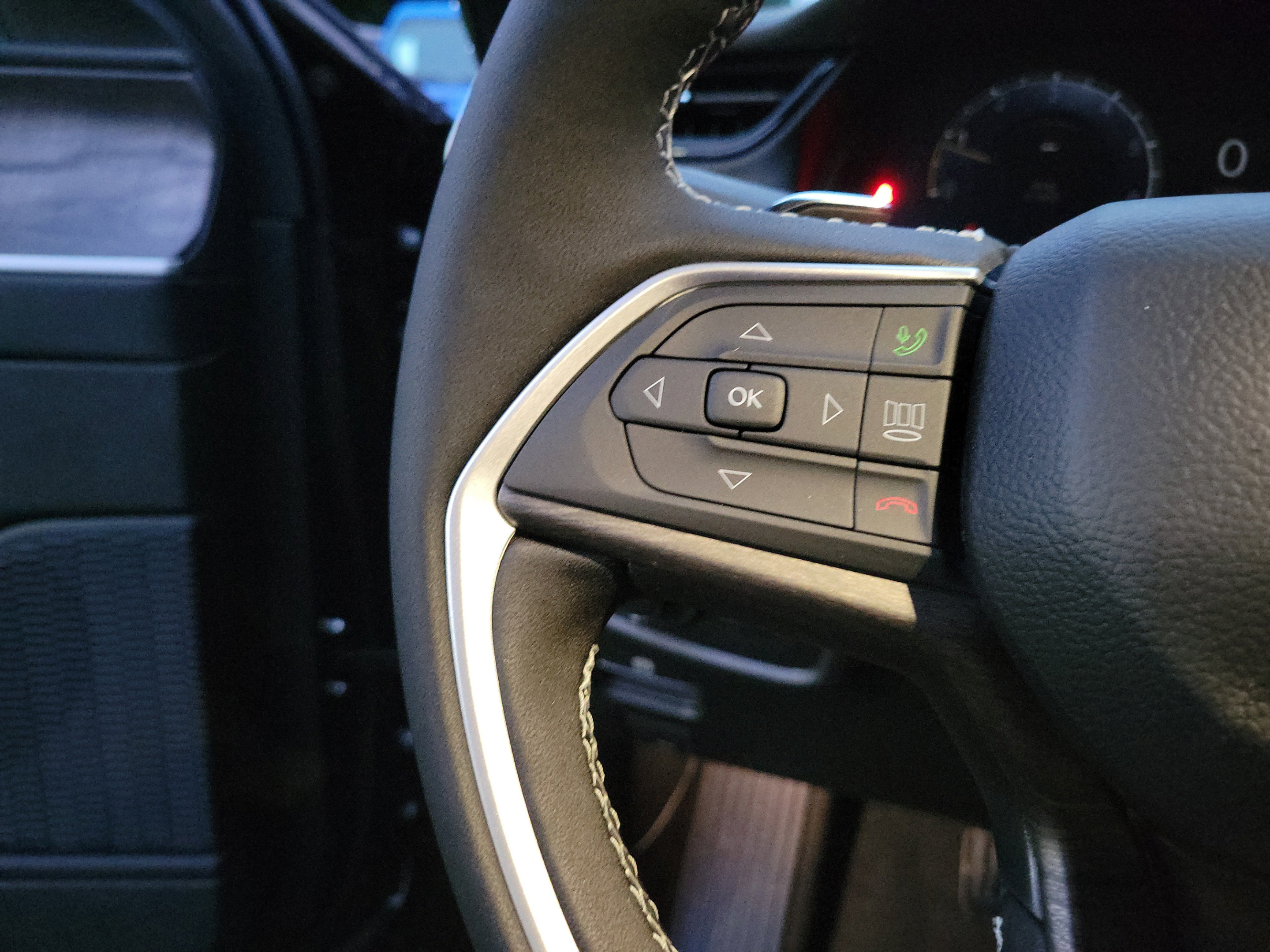 New 2027 Jeep Grand Cherokee Altitude RWD image 25