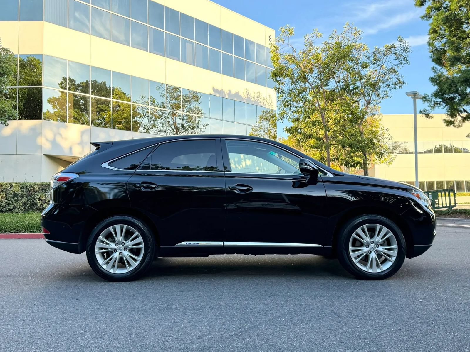 Used 2012 Lexus RX 450h FWD w/ Premium Pkg image 3