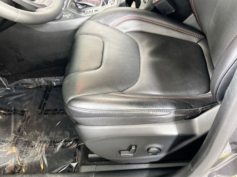 Used 2022 Jeep Cherokee Trailhawk w/ Sound & Nav Group image 19