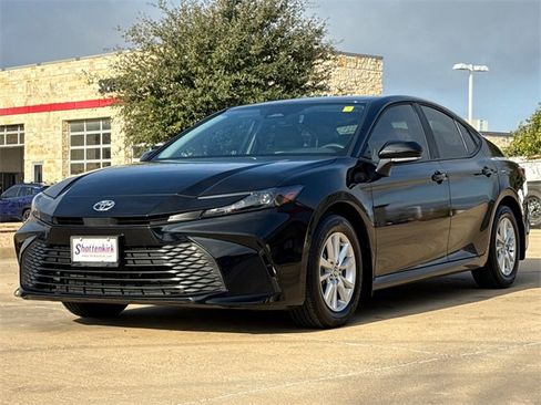 Certified 2025 Toyota Camry LE image 3