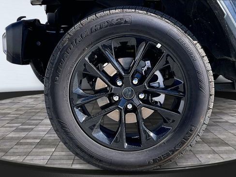 Certified 2025 Jeep Wrangler Unlimited Sahara w/ Safety Group image 32