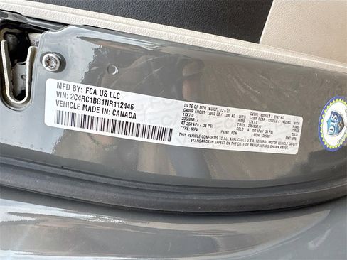 Used 2022 Chrysler Pacifica Touring-L image 32