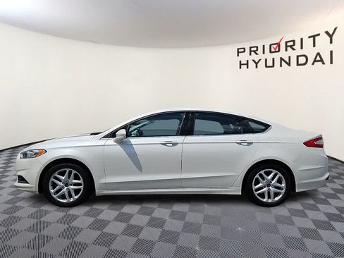 Used 2014 Ford Fusion SE FWD image 7