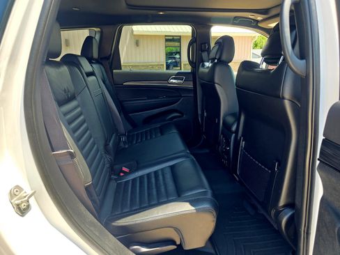 Used 2021 Jeep Grand Cherokee Limited X image 24