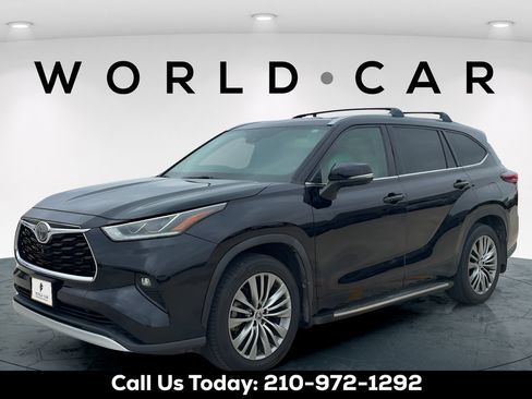 Used 2021 Toyota Highlander Platinum FWD image 13