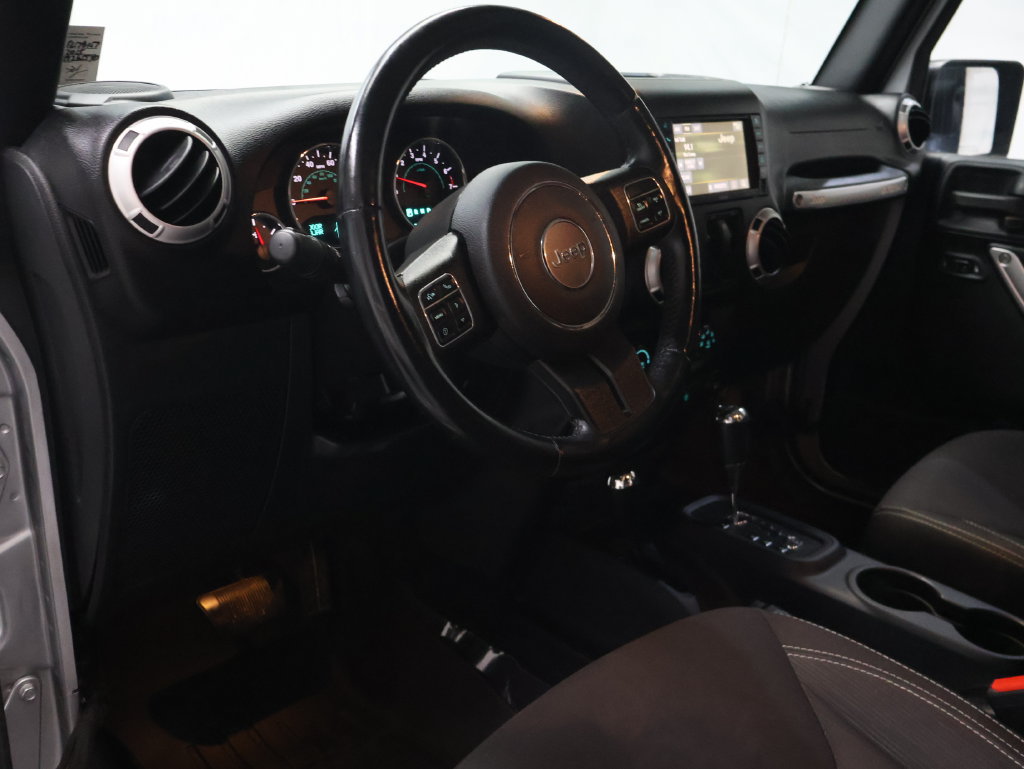 Used 2015 Jeep Wrangler Sahara w/ Connectivity Group AWD/4WD image 15