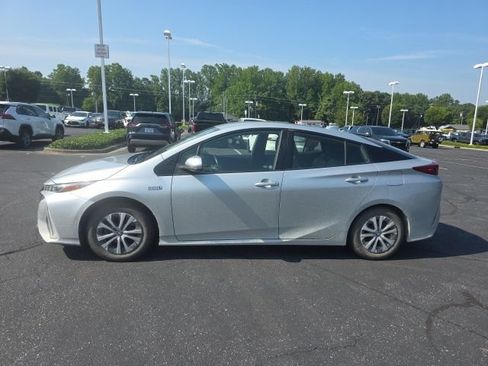Used 2021 Toyota Prius Prime LE FWD image 5