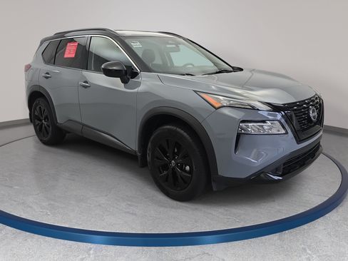 Certified 2023 Nissan Rogue SV w/ SV Premium B Package FWD image 3