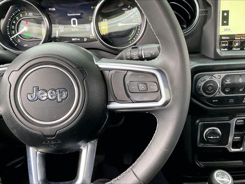 Certified 2023 Jeep Wrangler Unlimited Sahara w/ Cold Weather Group AWD/4WD image 17