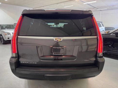 Used 2015 Cadillac Escalade ESV Luxury AWD/4WD image 4