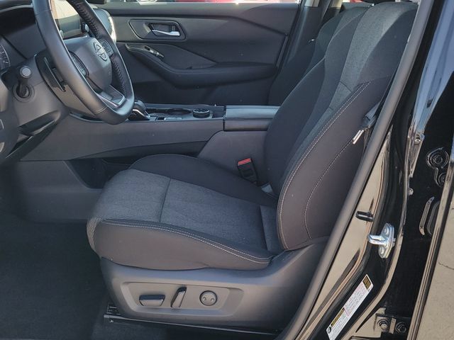 Used 2025 Nissan Rogue SV AWD/4WD image 6
