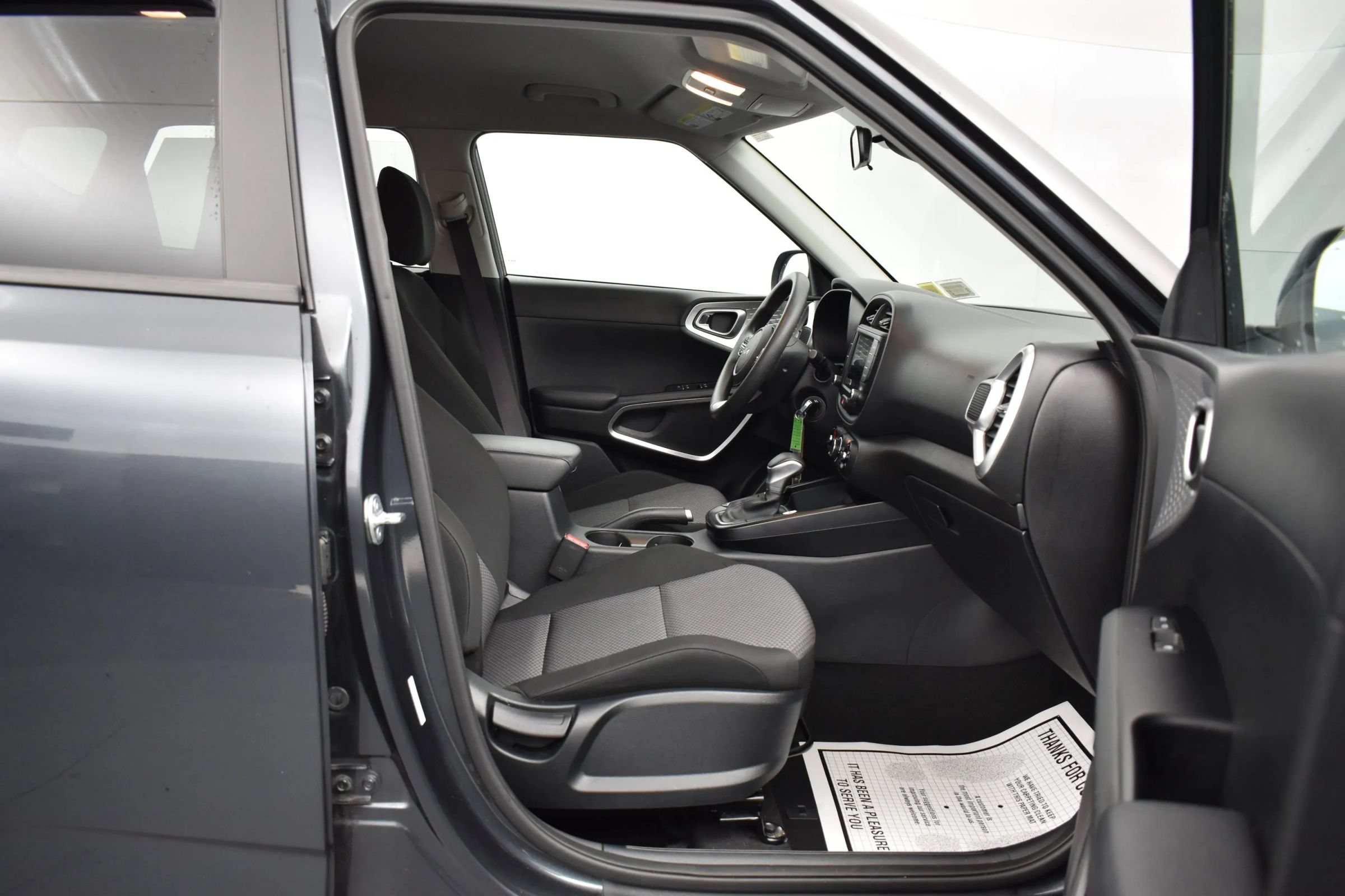 Used 2024 Kia Soul LX w/ LX Technology Package FWD image 17