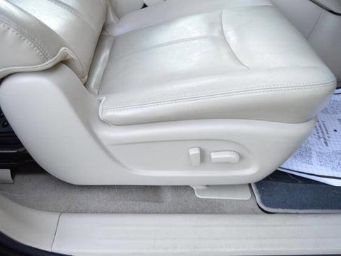 Used 2014 Nissan Pathfinder SL w/ SL Tech Package image 35