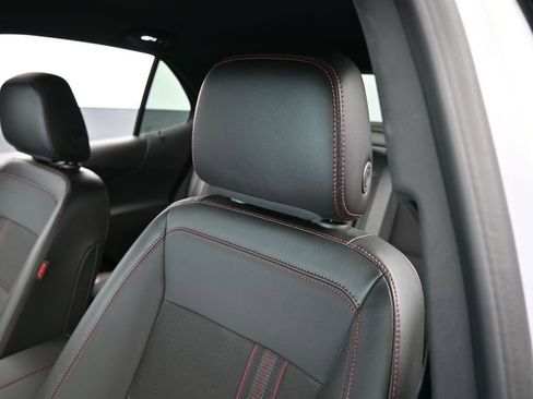 Used 2023 Chevrolet Equinox RS image 16