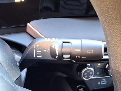 Used 2025 Nissan Kicks S image 23