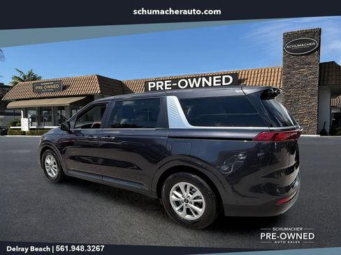 Used 2024 Kia Carnival LX FWD image 5