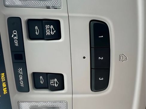 Used 2019 Chevrolet Traverse RS w/ LPO, Floor Liner Package AWD/4WD image 32