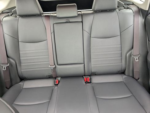 Used 2019 Toyota RAV4 XLE Premium w/ Cold Weather Package AWD/4WD image 13