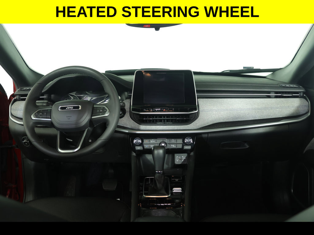 Used 2025 Jeep Compass Latitude AWD/4WD image 5