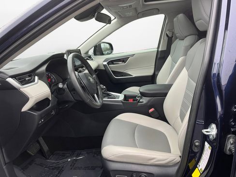 Used 2019 Toyota RAV4 XLE Premium w/ Phone Cable & Charge Package image 11