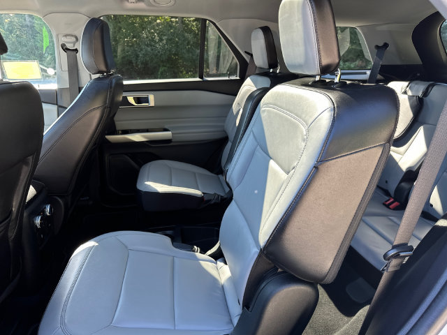 Used 2021 Ford Explorer XLT w/ Equipment Group 202A AWD/4WD image 21