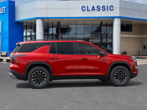 New 2026 Chevrolet Traverse Z71 w/ Enhanced Driving Package image 5