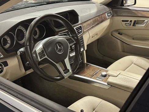 Used 2014 Mercedes-Benz E 350 4MATIC Sedan image 24