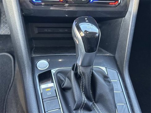 Used 2023 Volkswagen Tiguan SE image 15