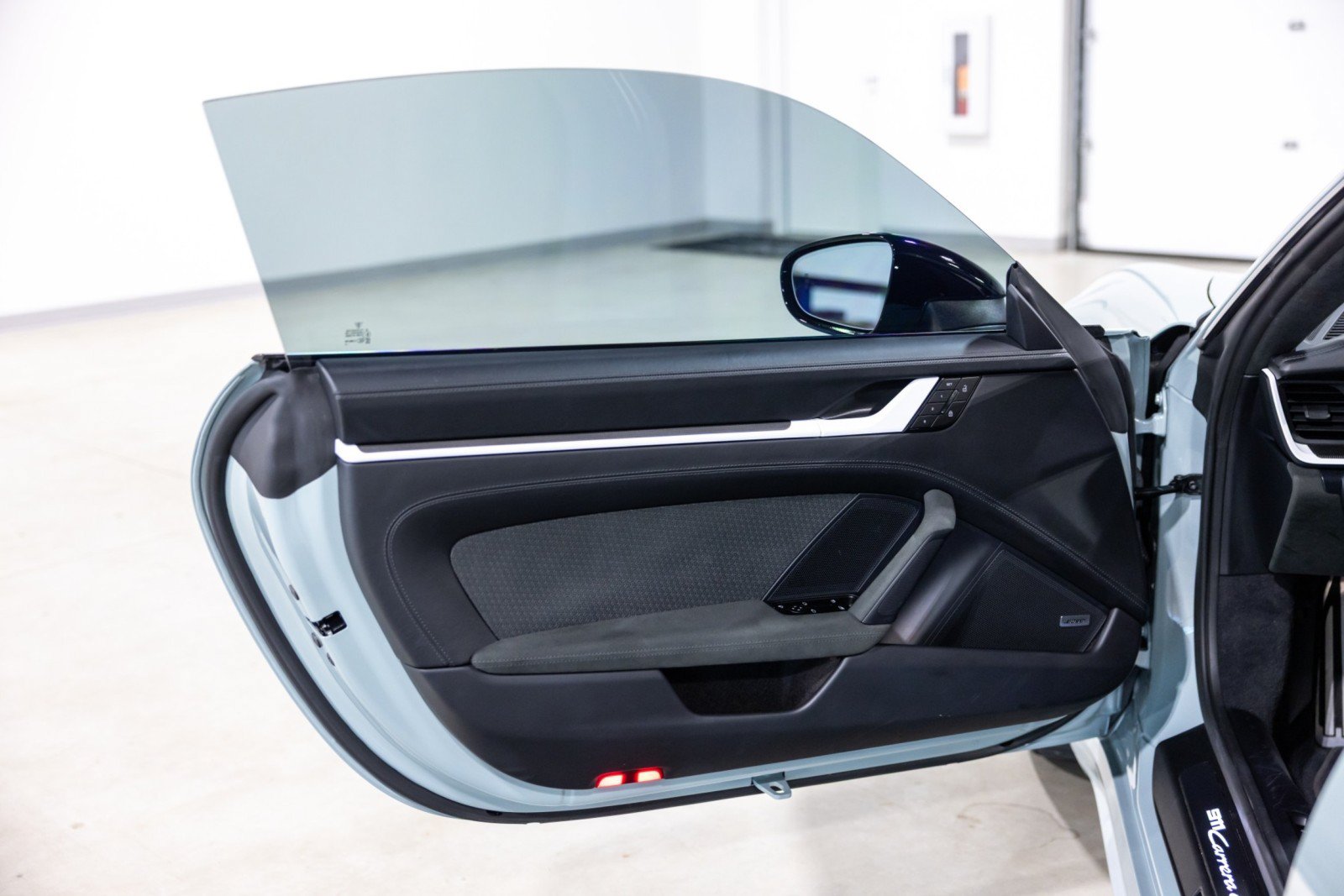 Used 2025 Porsche 911 Carrera GTS RWD image 27