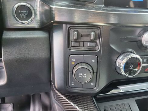 Used 2024 Ford F250 Lariat w/ Lariat Ultimate Package AWD/4WD image 32
