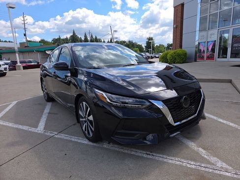 Used 2020 Nissan Sentra SV w/ SV Premium Package FWD image 3