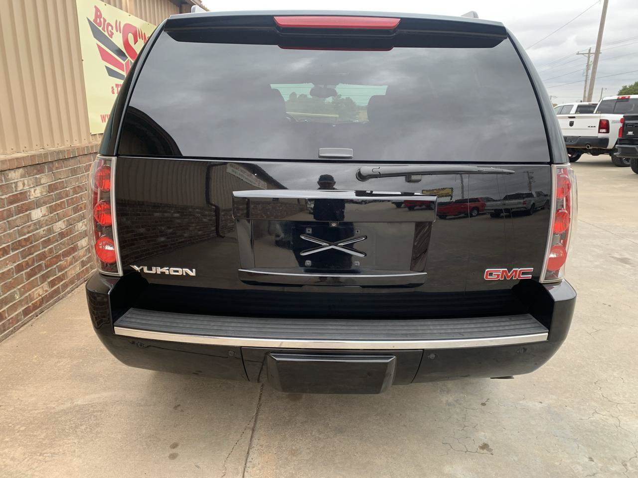 Used 2013 GMC Yukon Denali AWD/4WD image 18