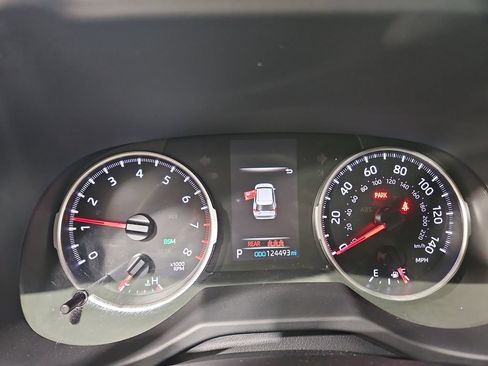 Used 2021 Toyota RAV4 XLE w/ Convenience Package AWD/4WD image 16
