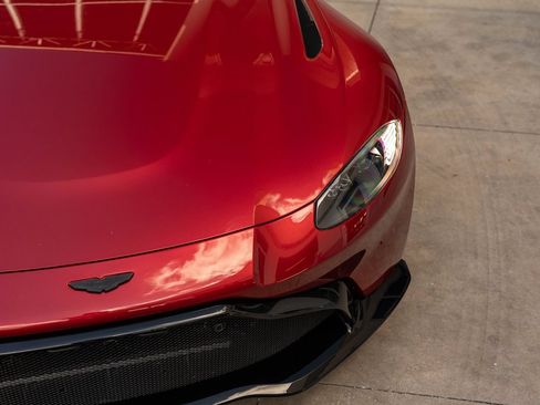 Used 2021 Aston Martin V8 Vantage Coupe RWD image 5