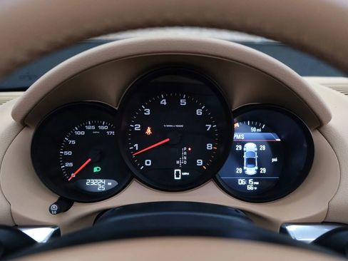 Used 2016 Porsche Boxster image 42