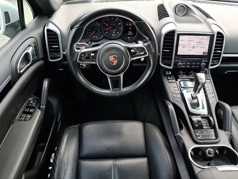 Used 2017 Porsche Cayenne Platinum Edition AWD/4WD image 12