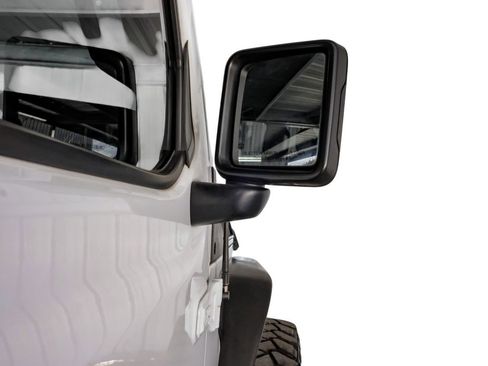 Used 2018 Jeep Wrangler Unlimited Sahara image 41