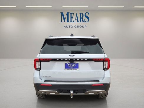 Used 2026 Ford Explorer Active w/ Active Comfort Package image 4