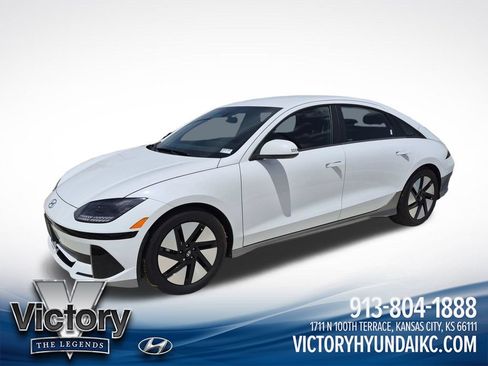 Used 2025 Hyundai Ioniq 6 SE RWD image 1