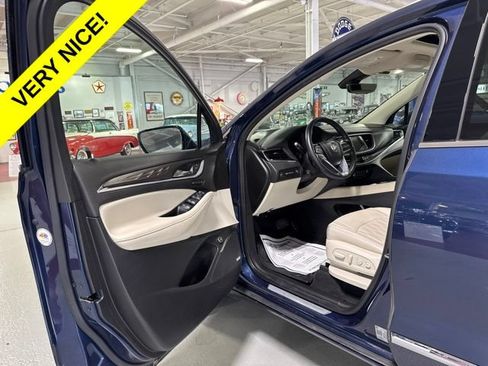 Used 2022 Buick Enclave Avenir w/ Avenir Technology Package AWD/4WD image 11