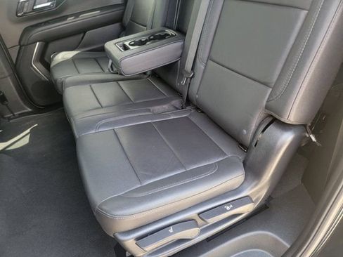 Used 2025 Chevrolet Suburban Z71 AWD/4WD image 14