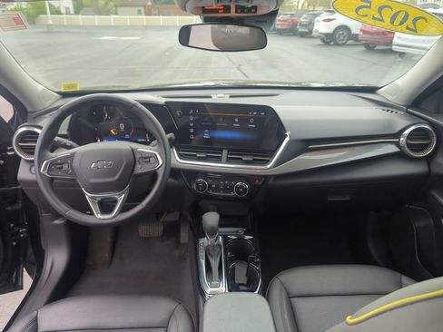 Certified 2025 Chevrolet Trax ACTIV w/ Sunroof Package FWD image 31