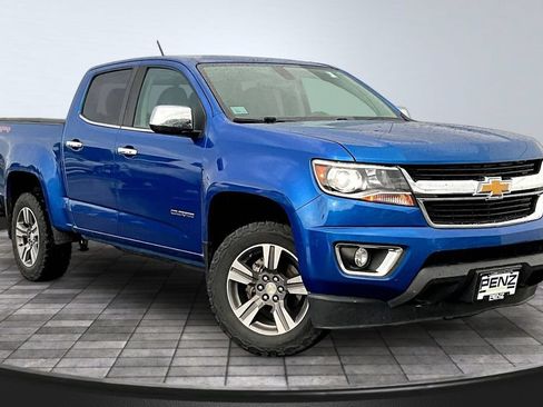 Used 2018 Chevrolet Colorado LT w/ Luxury Package, Chrome AWD/4WD image 3