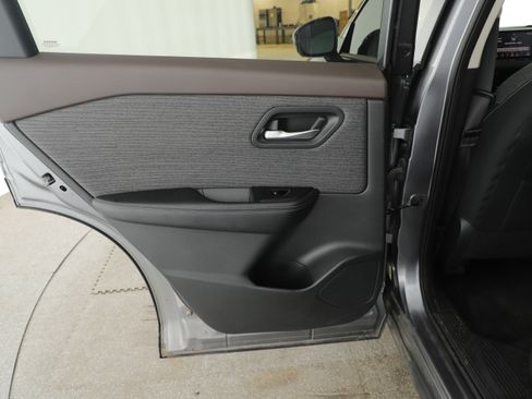 Used 2021 Nissan Rogue SV FWD image 10