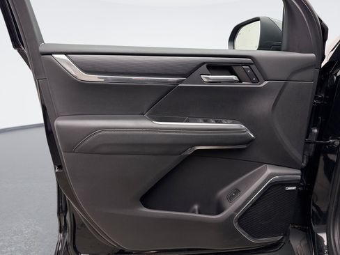 Used 2024 GMC Acadia Elevation image 9