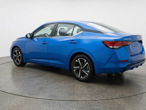 Used 2025 Nissan Sentra SV image 6