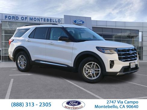 Used 2025 Ford Explorer Active w/ Active Comfort Package image 1
