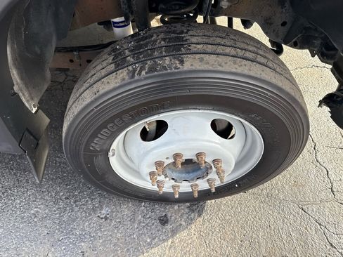 Used 2013 Ford F550 2WD Crew Cab Super Duty w/ Payload Upgrade Pkg image 10